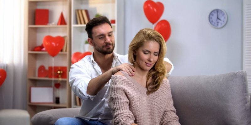 Nevíte si rady s valentýnským překvapením? Ovládněte večer láskyplnou masáží