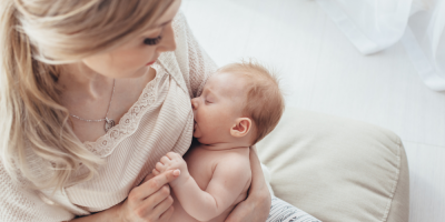 Co jíst a nejíst při kojení, aby miminko prospívalo?