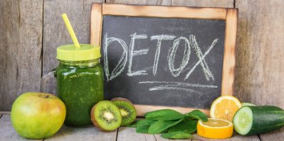 Detoxikace nemusí být náročná. Zkuste to přirozenou cestou – dodržujte pitný režim a jezte sezónní potraviny.