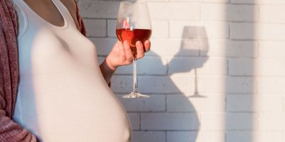 Jak chutná nealkoholické víno? Výrobci slibují stejnou chuť i vůni a má dokonce méně kalorií.