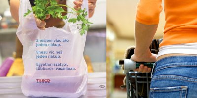 Tesco recyklovatelná taška na stole a žena nakupující s vozíkem v supermarketu