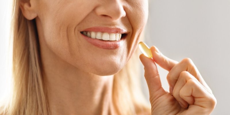 Jaké vitamíny mít v lékárničce? Dva základní, které vás ubrání podzimním nemocem