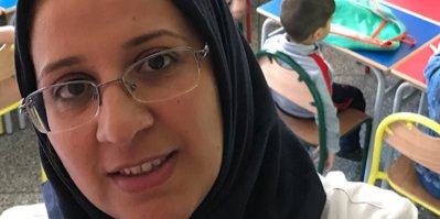 Žena s pokrývkou hlavy 