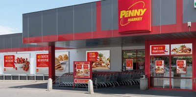 Prodejna Penny market focená z venku 