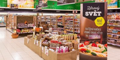 Sekce Zdravý svět v supermarketu Globus