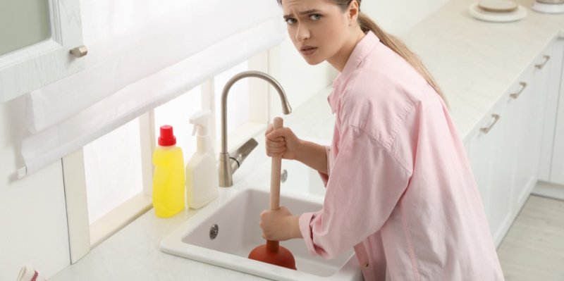 Ucpaný odpad? Než zavoláte instalatéra, zkuste kombinaci tří přírodních surovin, které máte doma