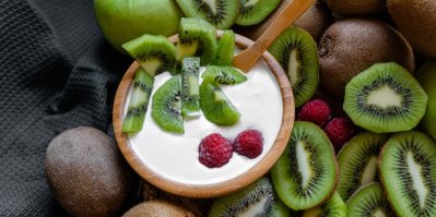 Kelímek jogurtu s kiwi