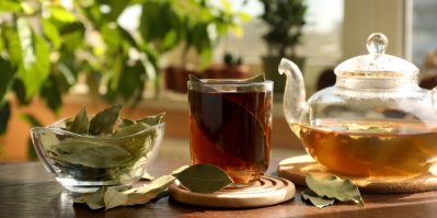 Konvička na čaj a bobkový list