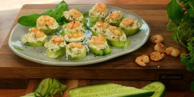 Super rychlé okurkové jednohubky s restovanými krevetami