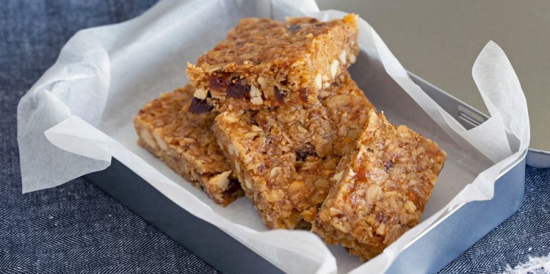 Ovesné flapjacky nemusejí být tak zdravé, jak se tváří. Ty nejlepší si vyrobíte doma