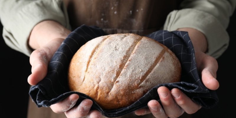 Domácí je nejlepší! Levný recept na termix, loupáčky, křupavé rohlíky i kmínový chleba
