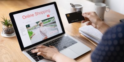 Nakupování online přes notebook