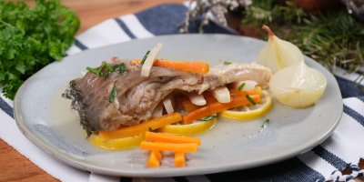 Kapr na modro: Tradiční jídlo, které k Vánocům neodmyslitelně patří