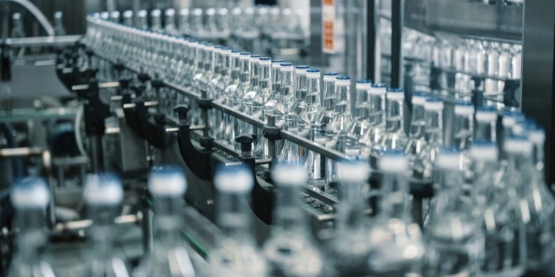 Lidé zapomínají na metanolovou aféru. V obchodech se znovu objevují lahve s neoznačeným alkoholem