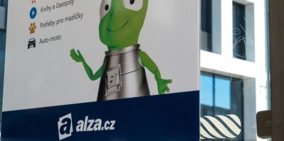 Kampaň na hraně etiky: Alza to prý umí rychleji a lépe, nabízí vyřízení reklamace od Mall a CZC