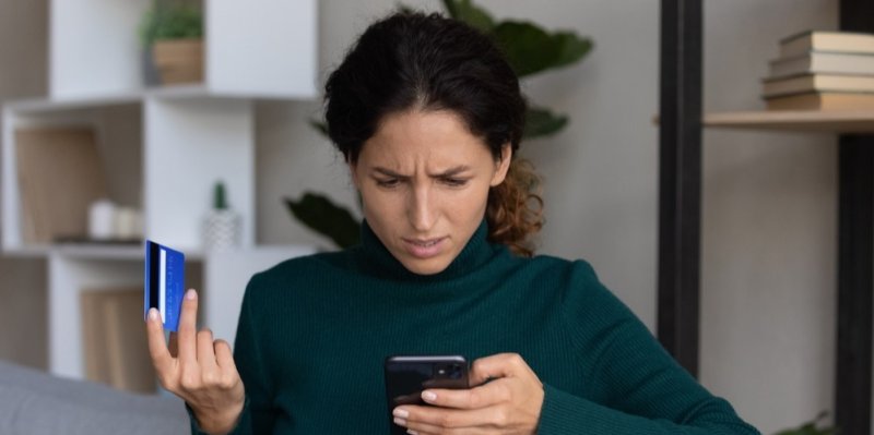 Online podvodů na spotřebitele přibývá. Pozor na manipulativní praktiky i falešné platební brány