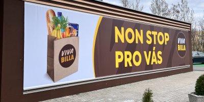 Billboard projektu VIVA BILLA láká na non stop nákupy