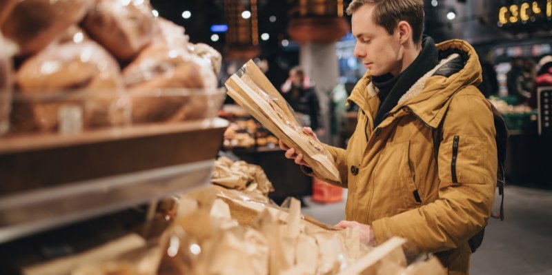 Konec nehygienickému osahávání pečiva v obchodech? Supermarkety zavedly převratnou novinku