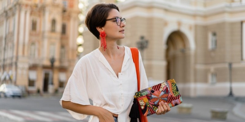 Letní módní fotogalerie: Zaměřte se na materiály i barvu oblečení aneb Jak zůstat elegantní i ve vedrech
