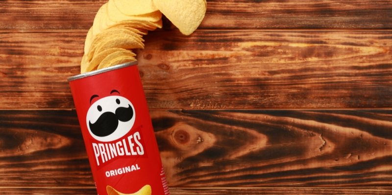 Chipsy Pringles nejspíš změní majitele. Koupit by je mohl výrobce krmiv pro zvířata, jako jsou Pedigree či Whiskas