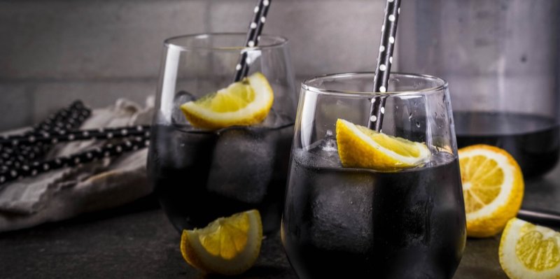 Recept na domácí bylinkovou colu. Zdravější alternativa, kterou 100% vyměníte za originál ze supermarketu