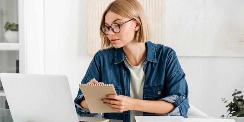 Chytré zápisníky kombinují psaní na papír a digitální záznam. Vyplatí se je pořídit?