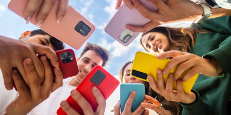Nejspolehlivější chytré mobilní telefony do 5 000 Kč