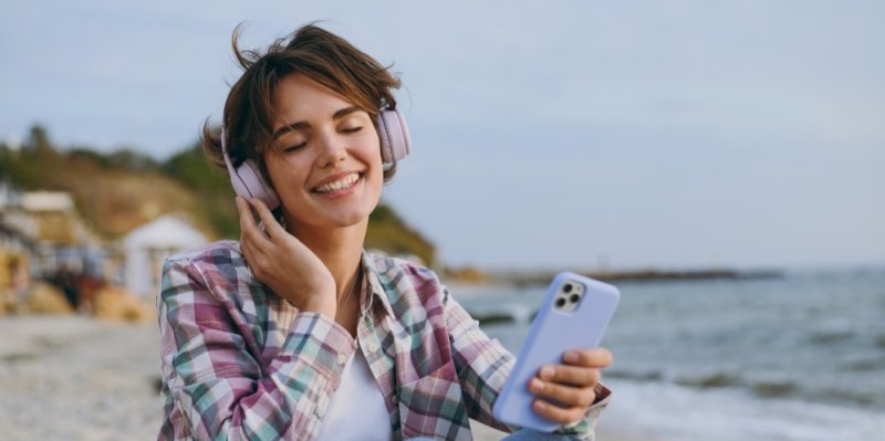 Za málo peněz hodně muziky: Nejlepší bezdrátová sluchátka do 2 000 Kč