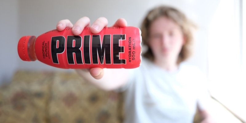 Co kupují dnešní teenageři? Merch od slavných youtuberů, kteří jim prodají téměř cokoli