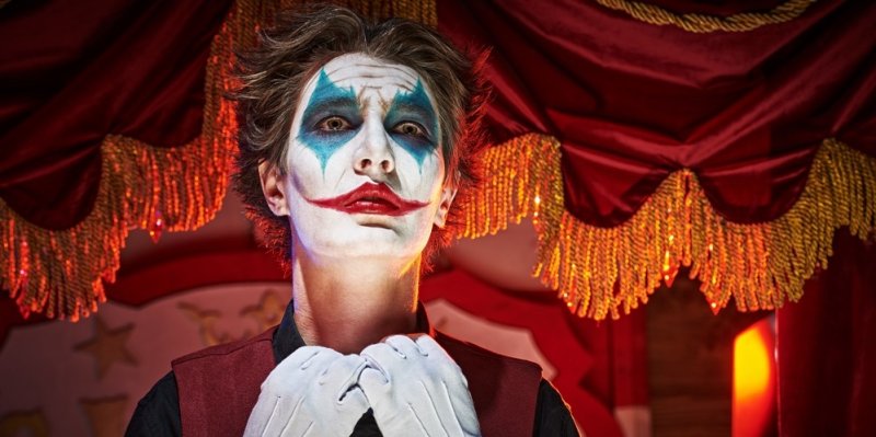 Halloweenský make-up à la Joker, který zvládnou i začátečníci