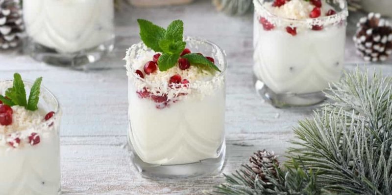 Bílé mojito: Koktejl plný chuti a zimní elegance, který boduje mezi mladými
