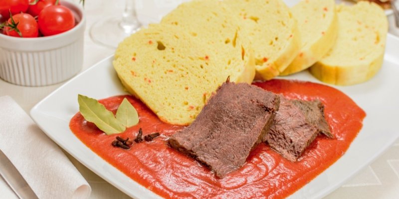 Do poctivé rajské omáčky nepatří kečup ani bujón. Naučte se ji vařit tak, jak to dělaly naše babičky