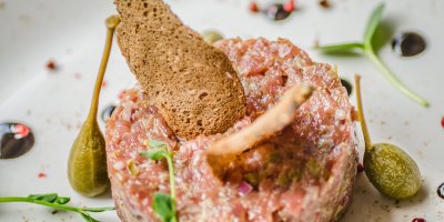 Tartare aux câpres : Un classique dans une version peaufinée à ne pas manquer à votre fête
