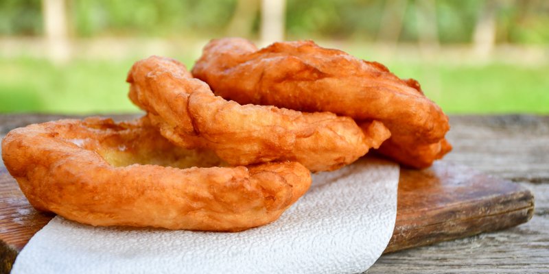 Recept na mekice: Křupavé bulharské placky, které si zamilujete na snídani i večeři