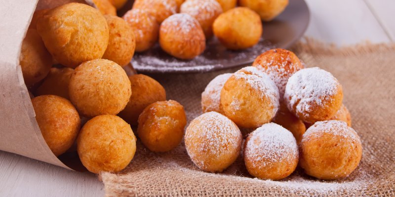 Rychlé mini koblížky z fritézy: 3 ingredience, žádný stres a výsledek, za který vám bude celá rodina děkovat