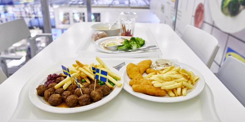 IKEA zvažuje rozvoz jídla. Masové kuličky a další švédské speciality by mohly brzy zamířit přímo k vám domů