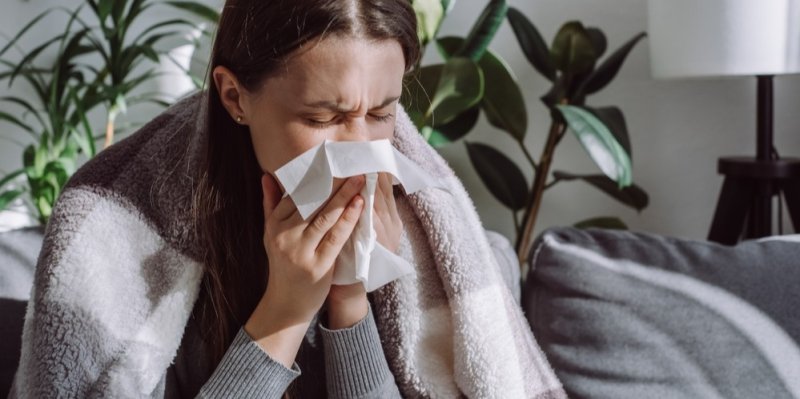 Chyby, kterými si komplikujete léčbu chřipky: Zbytečné snižování teploty a braní antibiotik