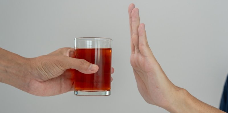 Co se stane, když přestanete pít alkohol? Nadbytečná kila poletí dolů a bude vám to pálit