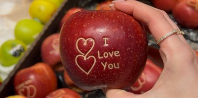 Jablko s nápisem I Love You