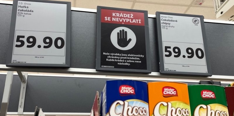 Nekradou se jen drahé věci, ale už i sýry a čokolády. Jak se české supermarkety brání proti krádežím?