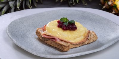 Toast s ananasem
