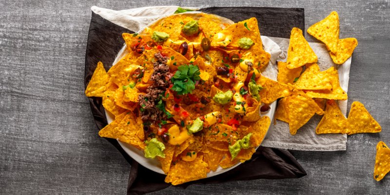 Zapečené nachos s mletým masem a sýrem: Nejrychlejší párty hit, který udělá z každé akce nezapomenutelný zážitek