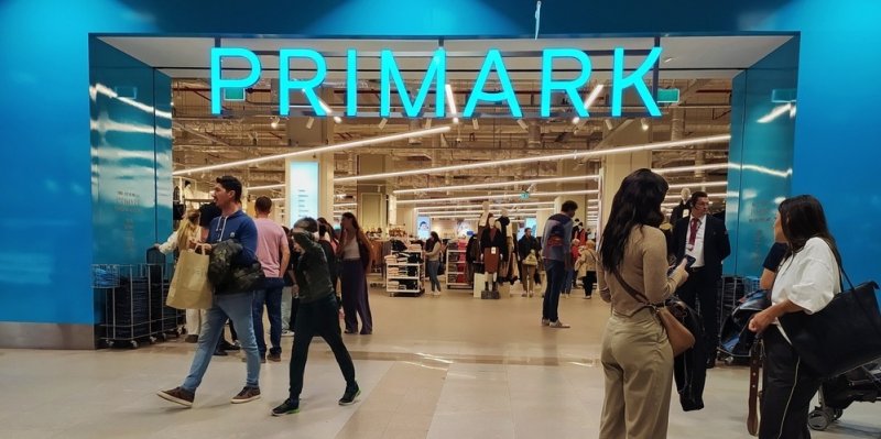 Primark, Sinsay i Flying Tiger Copenhagen stahují nejen nebezpečné hračky: Zvýrazňovače, kočárek i masky na obličej