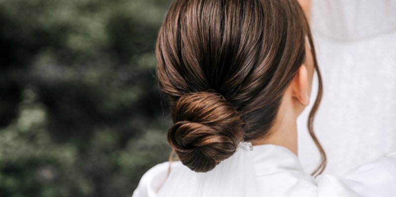 Svatebním účesům bude letos vládnout boho culík. Nevěsty jsou každým rokem náročnější, říká kadeřnice