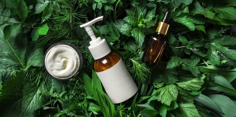 Hygienici si posvítili na „bio“ a „přírodní“ kosmetiku: Každý desátý výrobek kontrolou neprošel