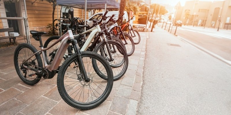 Elektrokola a jejich nebezpečí: Nezodpovědnost, alkohol a nelegální tuning mohou způsobit tragédii