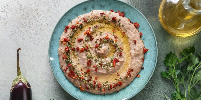 Vyzkoušejte něco z arabské kuchyně: Baba ganoush, dip z lilku, který je skvělý ke grilovaným masům