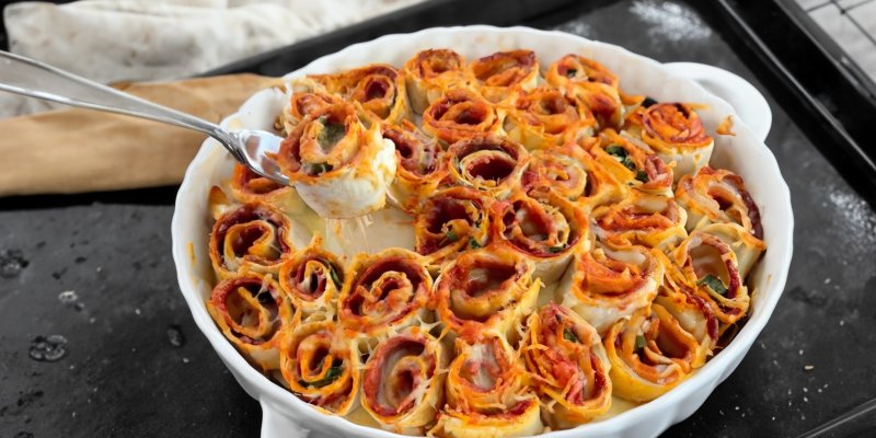 Pizza šneci z wrapů: Rychlý recept na lahodnou svačinu, kterou se zavděčíte dětem i dospělým