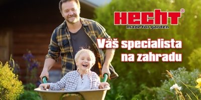 Muž veze dítě na stavebních kolečkách