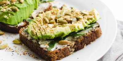 Avokádo, čočka, jogurt nebo ovesné vločky? Tyhle potraviny zasytí a drží chutě na uzdě